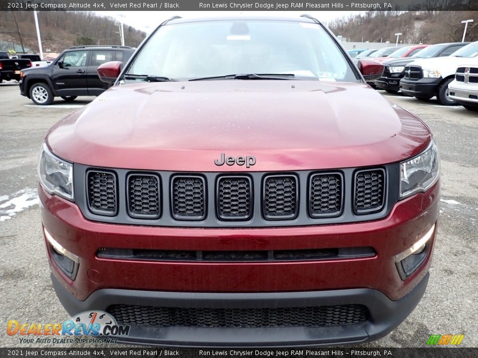 2021 Jeep Compass Altitude 4x4 Velvet Red Pearl / Black Photo #9