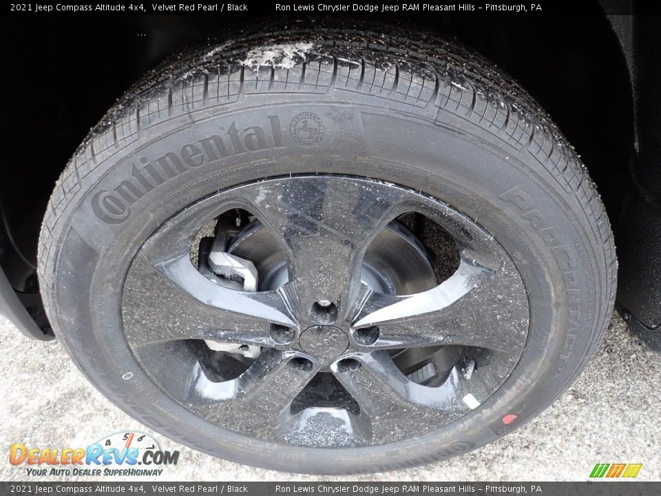 2021 Jeep Compass Altitude 4x4 Velvet Red Pearl / Black Photo #10