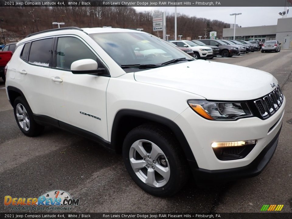 2021 Jeep Compass Latitude 4x4 White / Black Photo #8