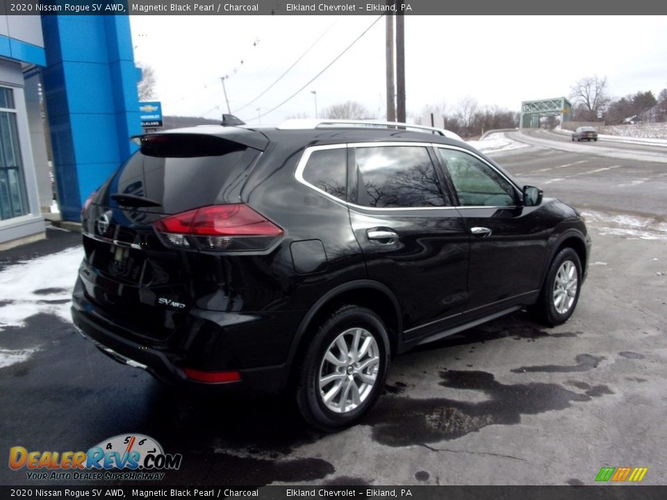 2020 Nissan Rogue SV AWD Magnetic Black Pearl / Charcoal Photo #3