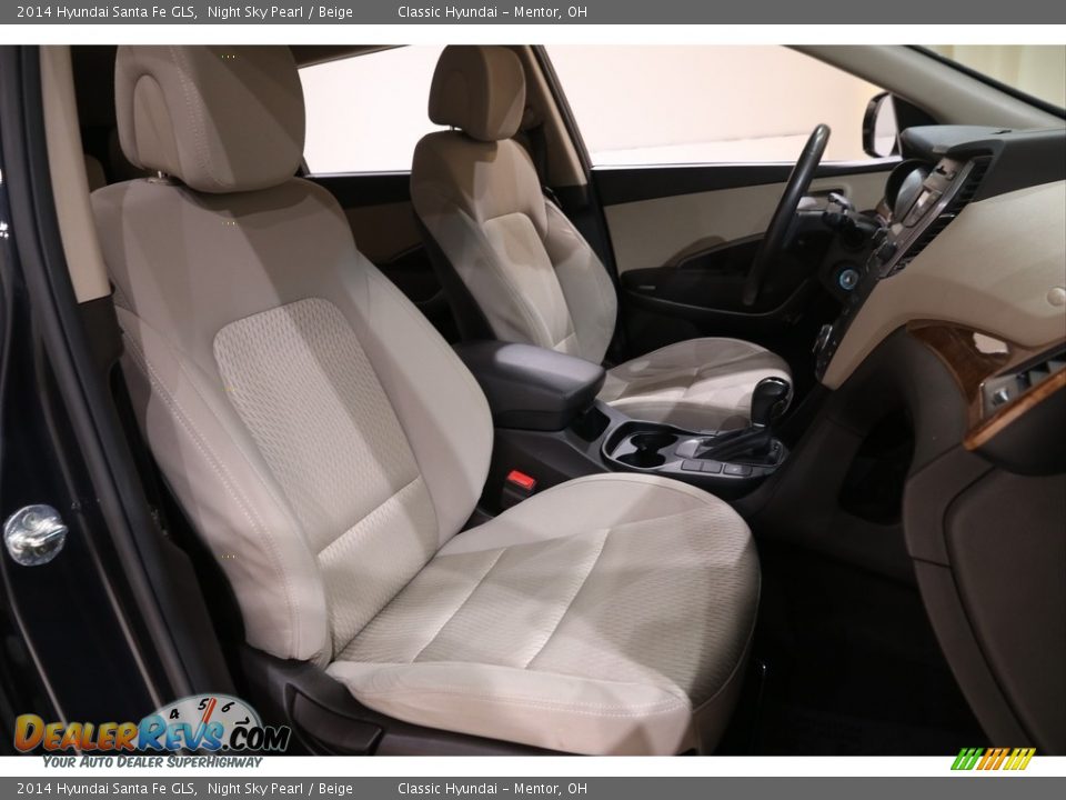 Front Seat of 2014 Hyundai Santa Fe GLS Photo #13