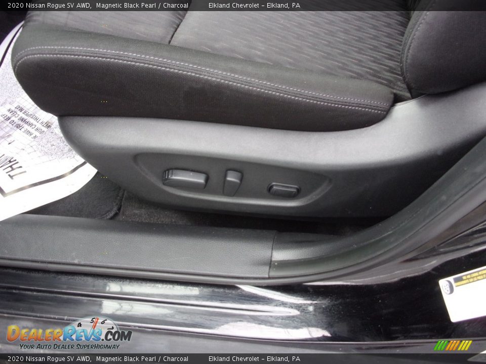 2020 Nissan Rogue SV AWD Magnetic Black Pearl / Charcoal Photo #16