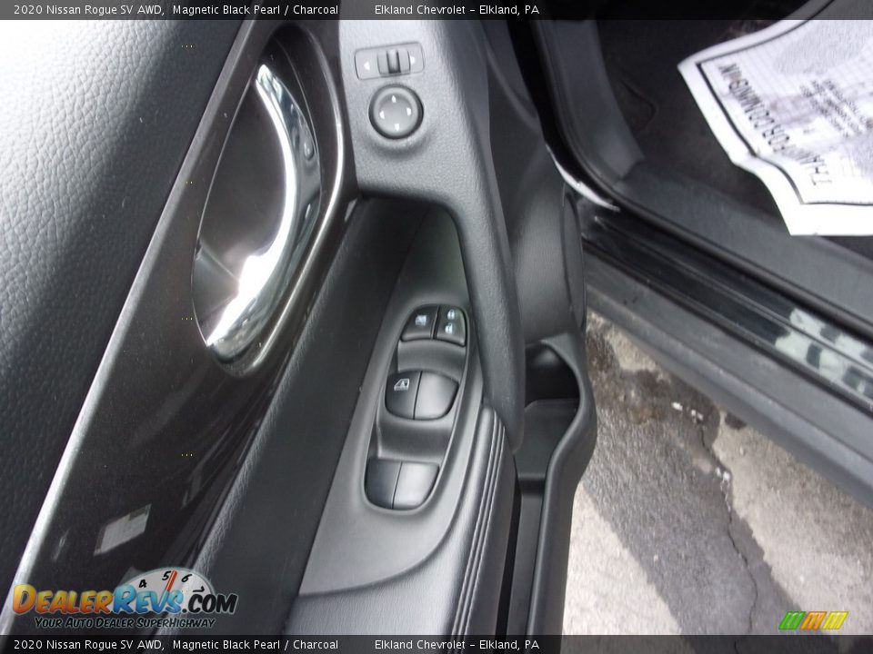 2020 Nissan Rogue SV AWD Magnetic Black Pearl / Charcoal Photo #17