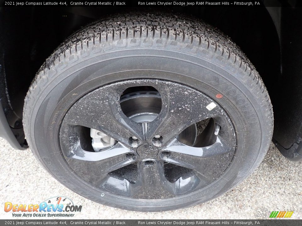 2021 Jeep Compass Latitude 4x4 Granite Crystal Metallic / Black Photo #10