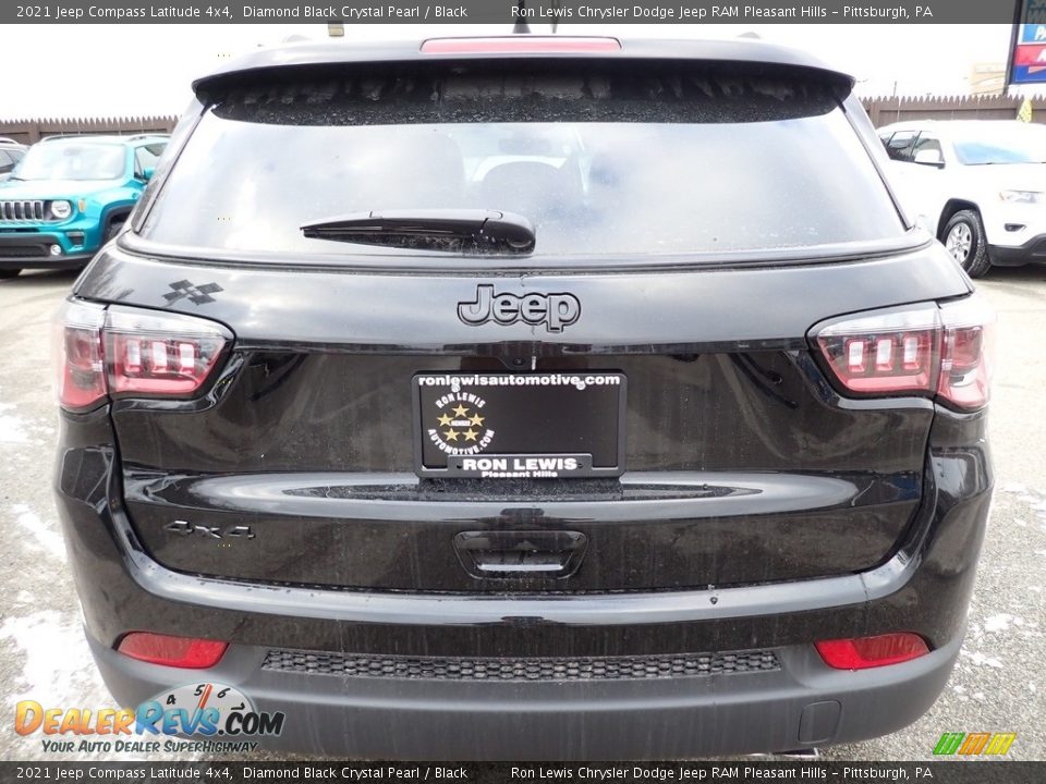 2021 Jeep Compass Latitude 4x4 Diamond Black Crystal Pearl / Black Photo #4