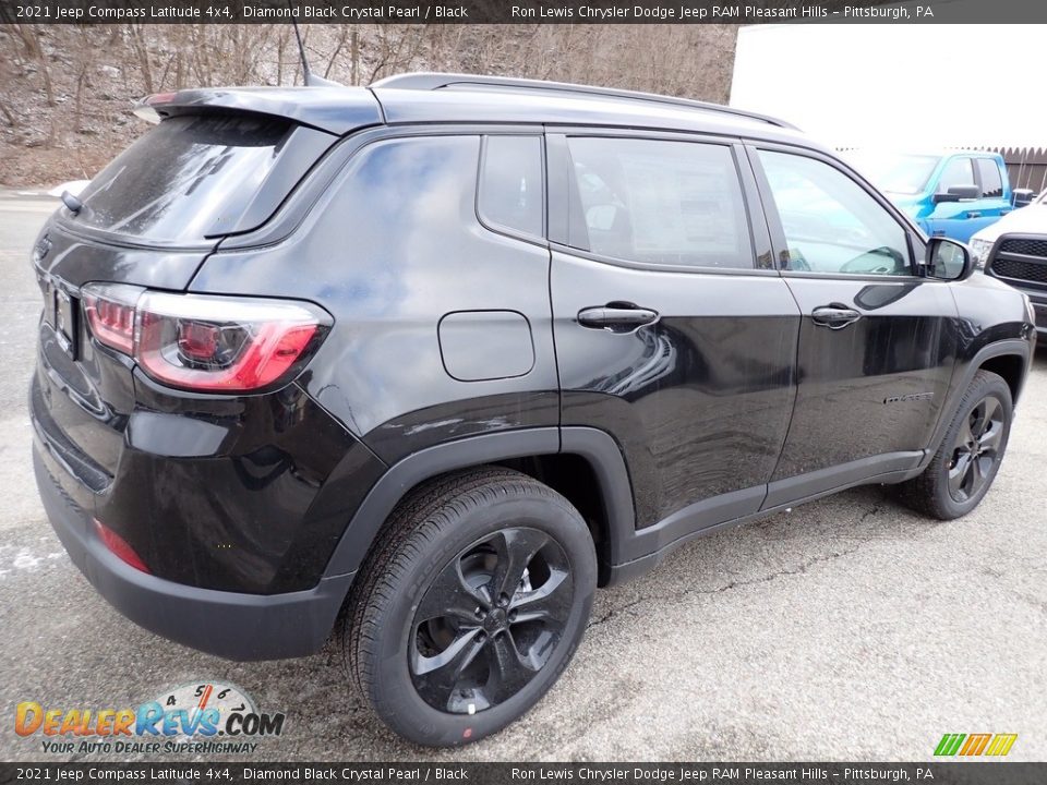 2021 Jeep Compass Latitude 4x4 Diamond Black Crystal Pearl / Black Photo #6