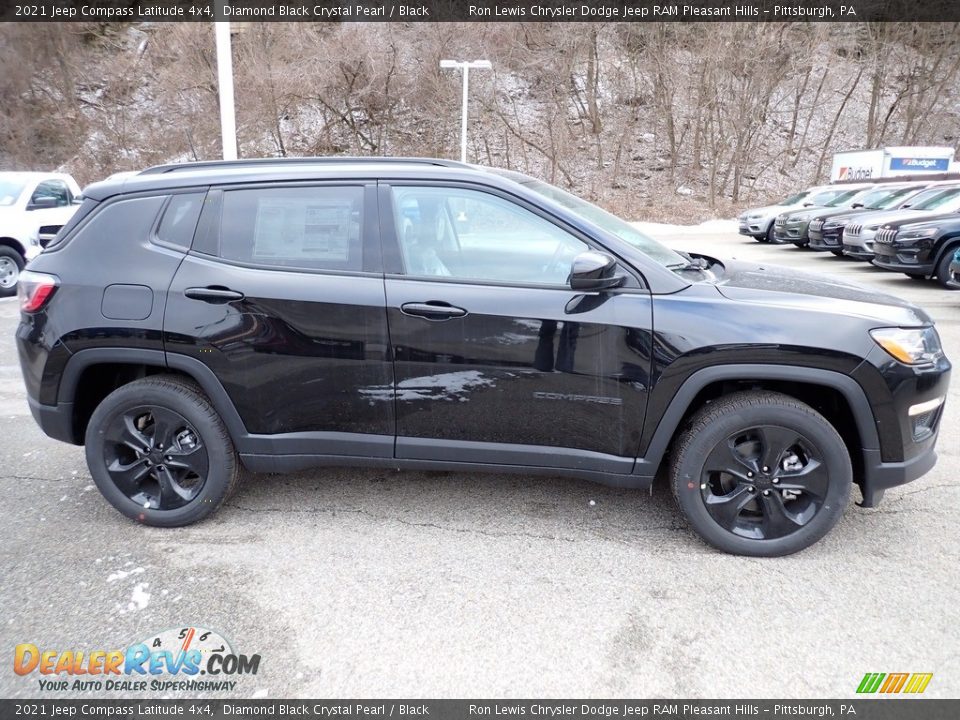 2021 Jeep Compass Latitude 4x4 Diamond Black Crystal Pearl / Black Photo #7