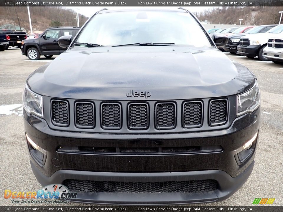 2021 Jeep Compass Latitude 4x4 Diamond Black Crystal Pearl / Black Photo #9