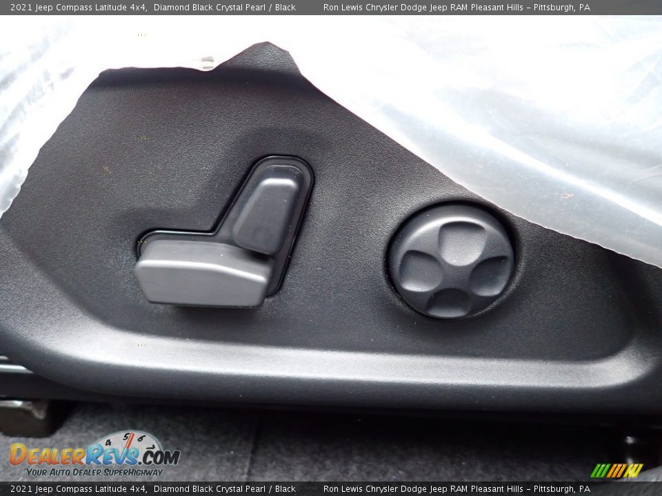 2021 Jeep Compass Latitude 4x4 Diamond Black Crystal Pearl / Black Photo #16