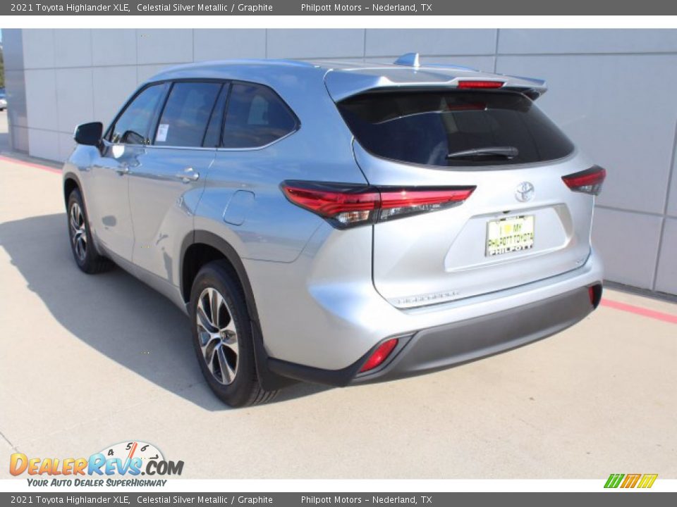 2021 Toyota Highlander XLE Celestial Silver Metallic / Graphite Photo #6