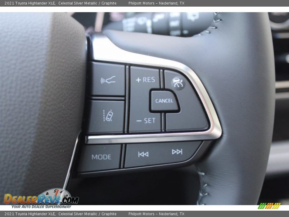 2021 Toyota Highlander XLE Celestial Silver Metallic / Graphite Photo #12
