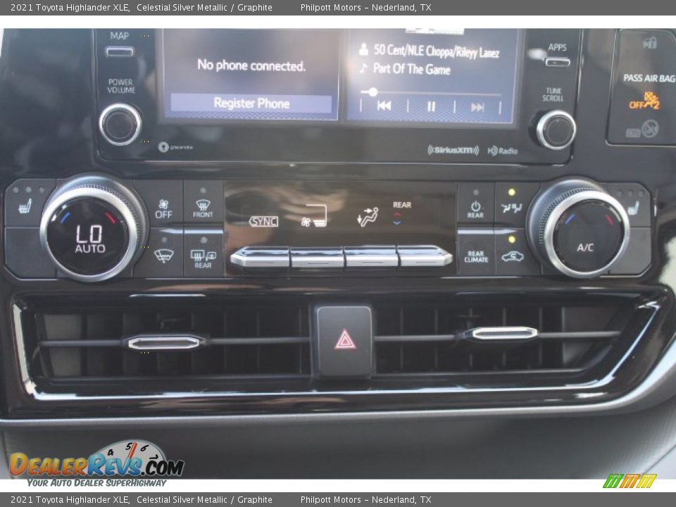 2021 Toyota Highlander XLE Celestial Silver Metallic / Graphite Photo #16