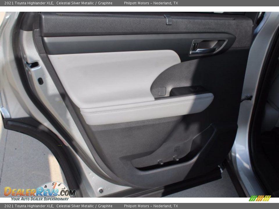 2021 Toyota Highlander XLE Celestial Silver Metallic / Graphite Photo #19