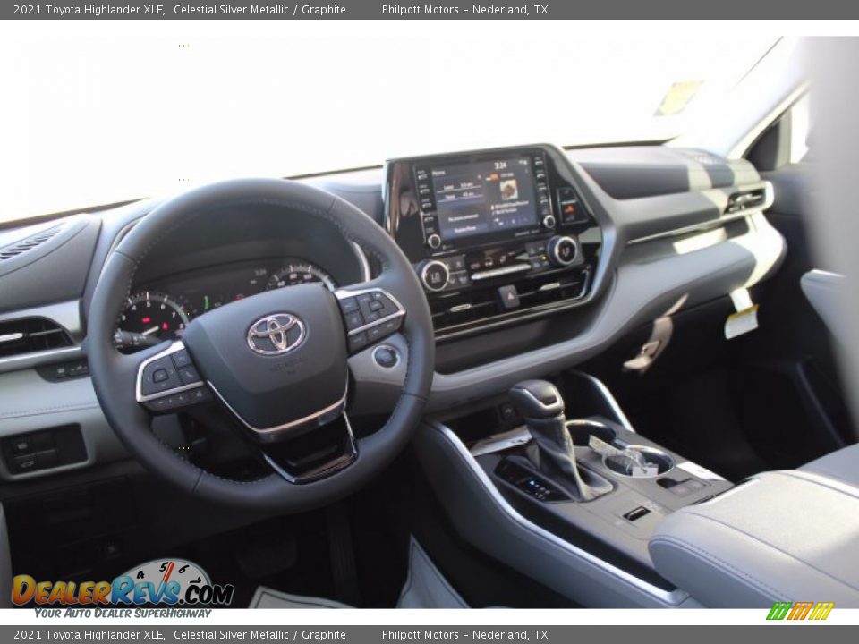 2021 Toyota Highlander XLE Celestial Silver Metallic / Graphite Photo #21
