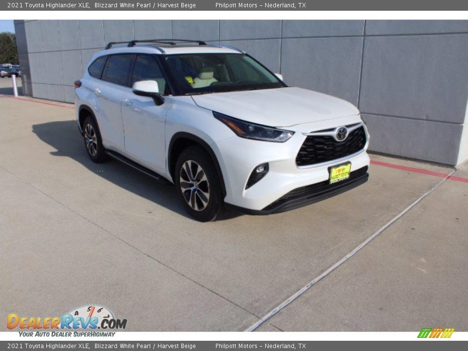 2021 Toyota Highlander XLE Blizzard White Pearl / Harvest Beige Photo #2