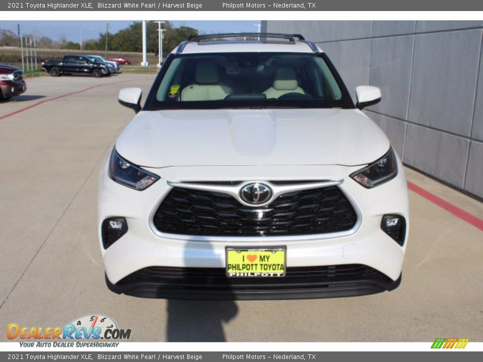 2021 Toyota Highlander XLE Blizzard White Pearl / Harvest Beige Photo #3