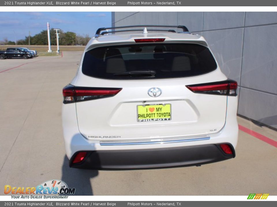 2021 Toyota Highlander XLE Blizzard White Pearl / Harvest Beige Photo #7