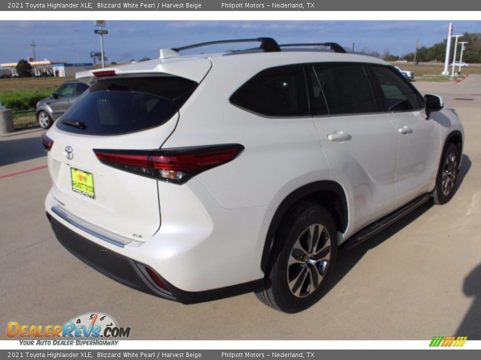 2021 Toyota Highlander XLE Blizzard White Pearl / Harvest Beige Photo #8