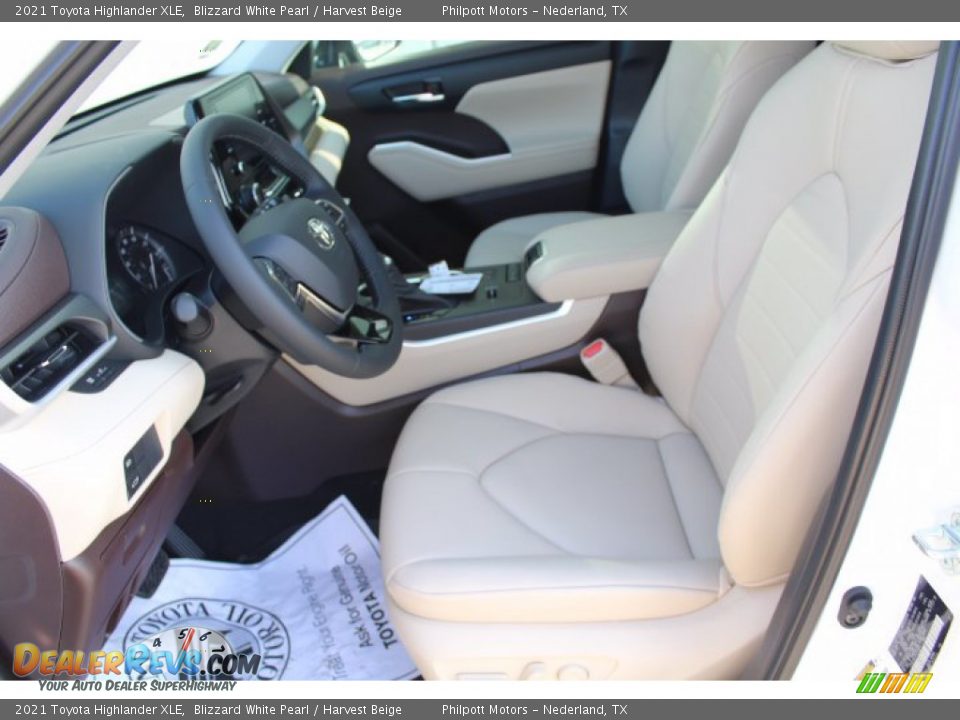 2021 Toyota Highlander XLE Blizzard White Pearl / Harvest Beige Photo #10