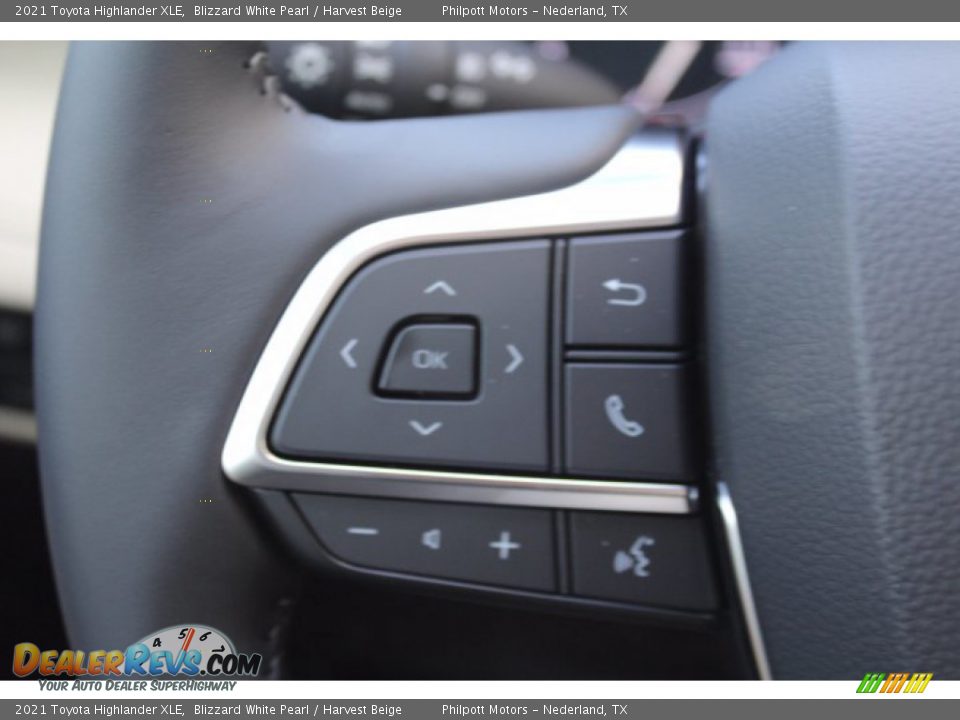 2021 Toyota Highlander XLE Blizzard White Pearl / Harvest Beige Photo #11
