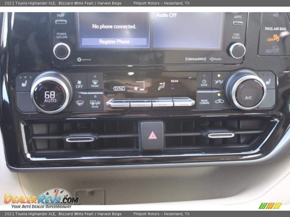 2021 Toyota Highlander XLE Blizzard White Pearl / Harvest Beige Photo #16