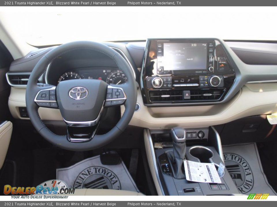 2021 Toyota Highlander XLE Blizzard White Pearl / Harvest Beige Photo #21