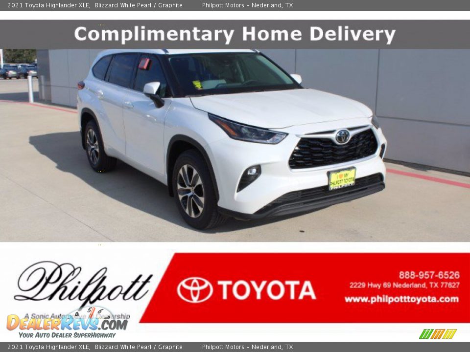 2021 Toyota Highlander XLE Blizzard White Pearl / Graphite Photo #1