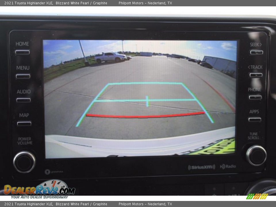 2021 Toyota Highlander XLE Blizzard White Pearl / Graphite Photo #18