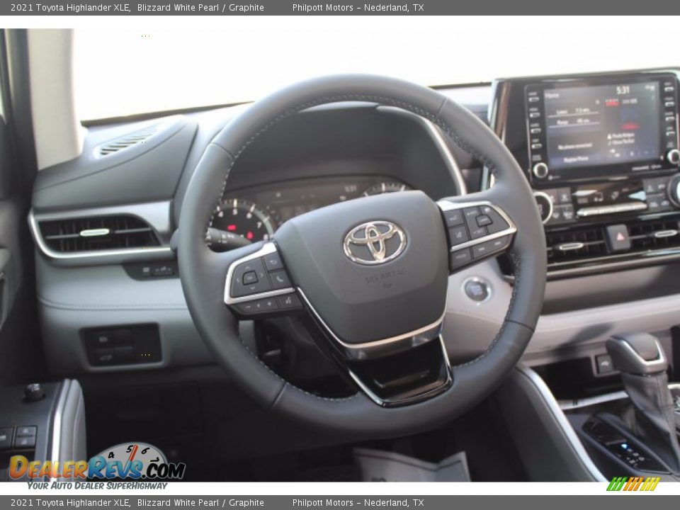 2021 Toyota Highlander XLE Blizzard White Pearl / Graphite Photo #22