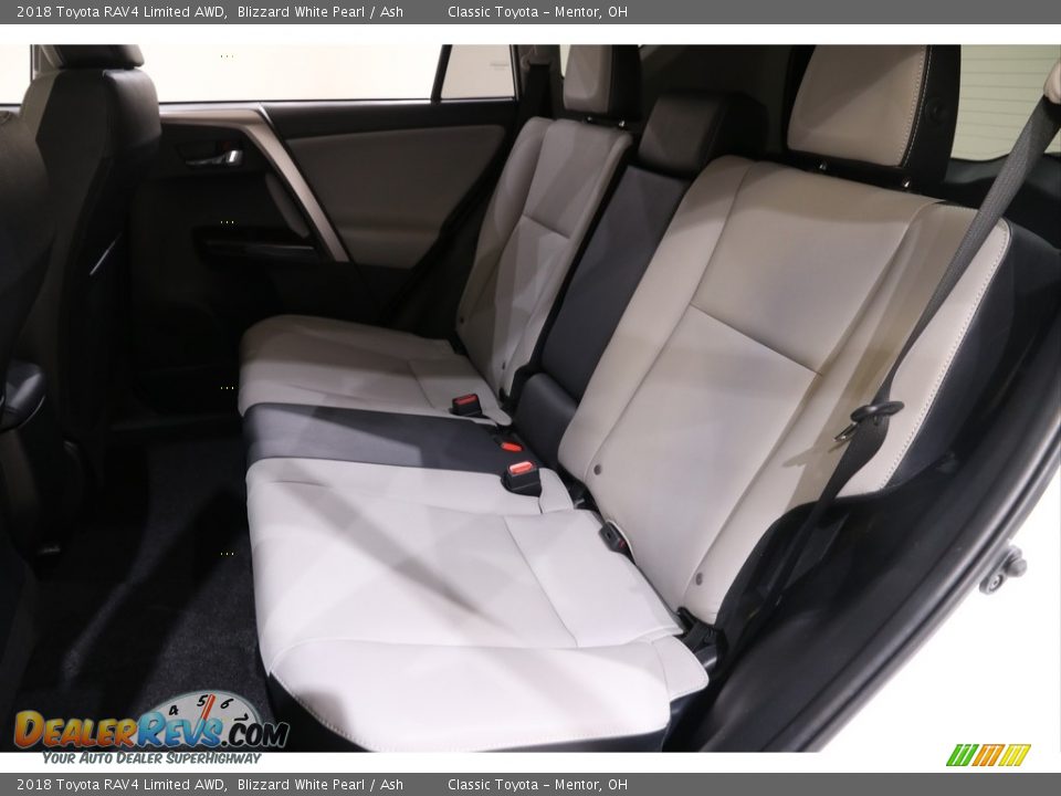 2018 Toyota RAV4 Limited AWD Blizzard White Pearl / Ash Photo #18