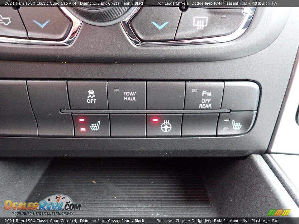 2021 Ram 1500 Classic Quad Cab 4x4 Diamond Black Crystal Pearl / Black Photo #17