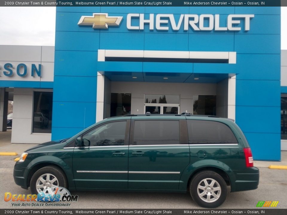 2009 Chrysler Town & Country Touring Melbourne Green Pearl / Medium Slate Gray/Light Shale Photo #1