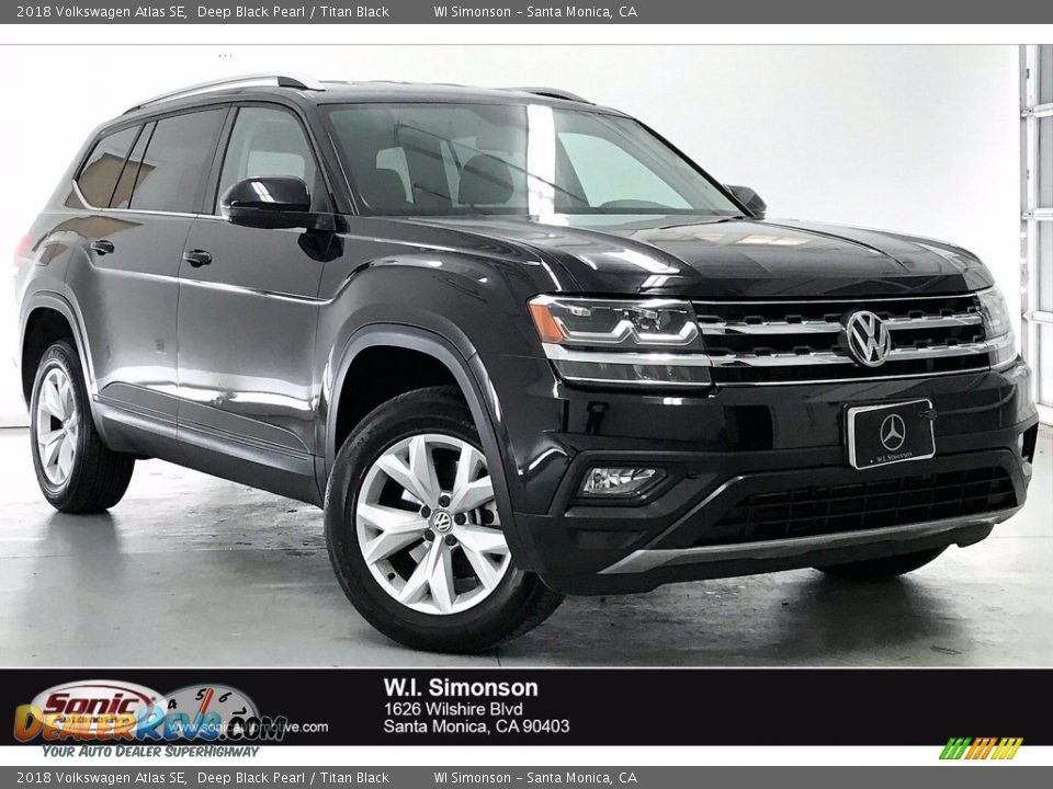 2018 Volkswagen Atlas SE Deep Black Pearl / Titan Black Photo #1