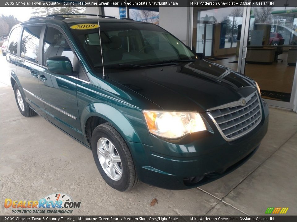 2009 Chrysler Town & Country Touring Melbourne Green Pearl / Medium Slate Gray/Light Shale Photo #2