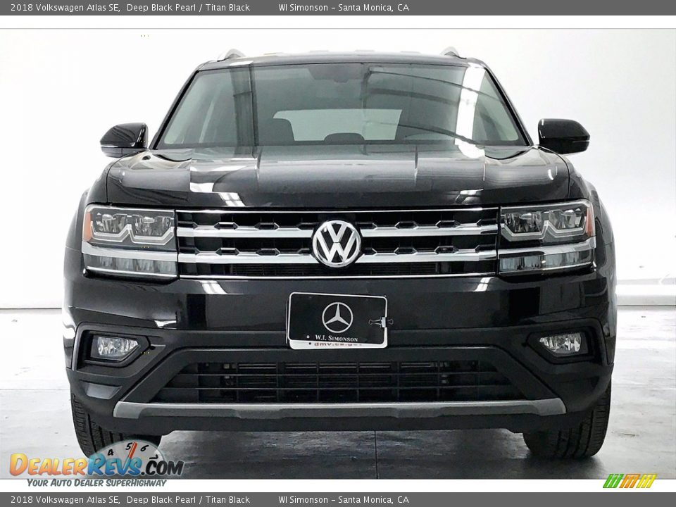 2018 Volkswagen Atlas SE Deep Black Pearl / Titan Black Photo #2