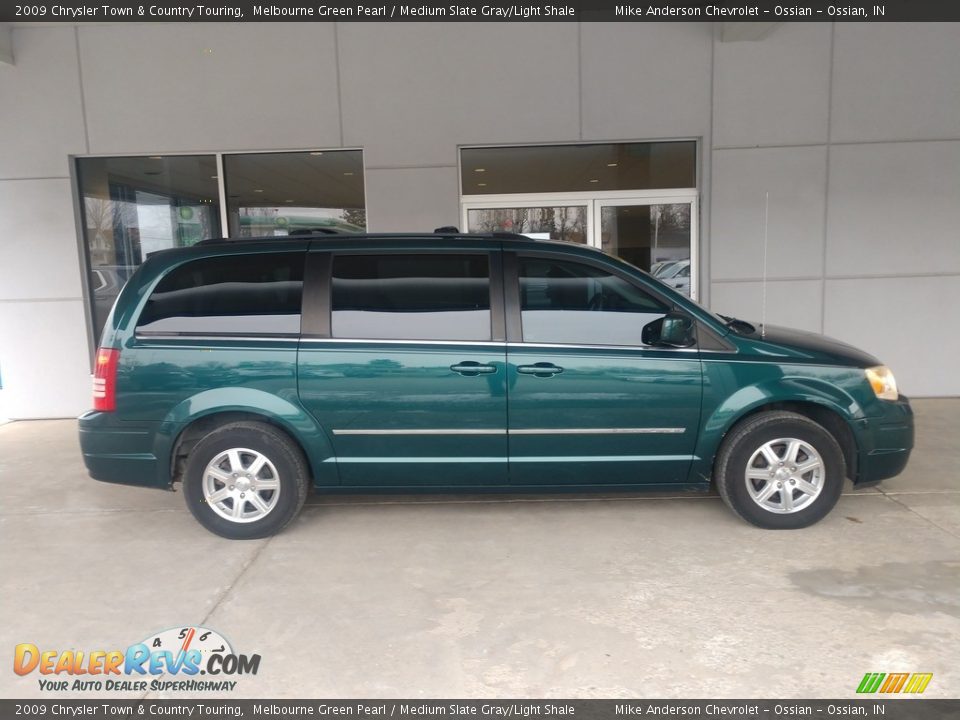 2009 Chrysler Town & Country Touring Melbourne Green Pearl / Medium Slate Gray/Light Shale Photo #3