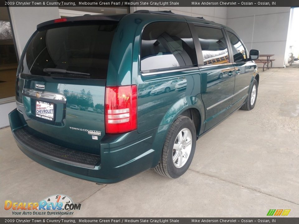 2009 Chrysler Town & Country Touring Melbourne Green Pearl / Medium Slate Gray/Light Shale Photo #4