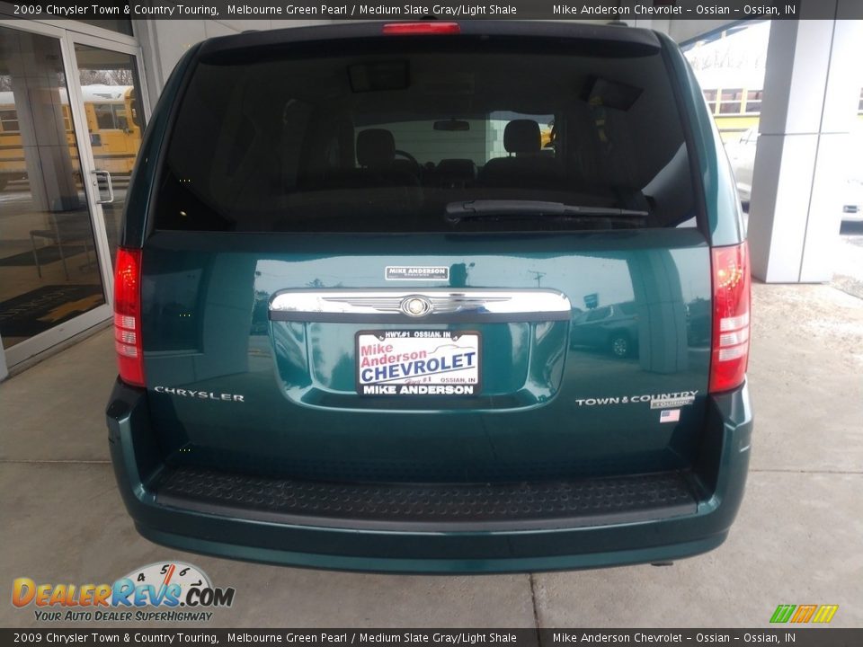 2009 Chrysler Town & Country Touring Melbourne Green Pearl / Medium Slate Gray/Light Shale Photo #5