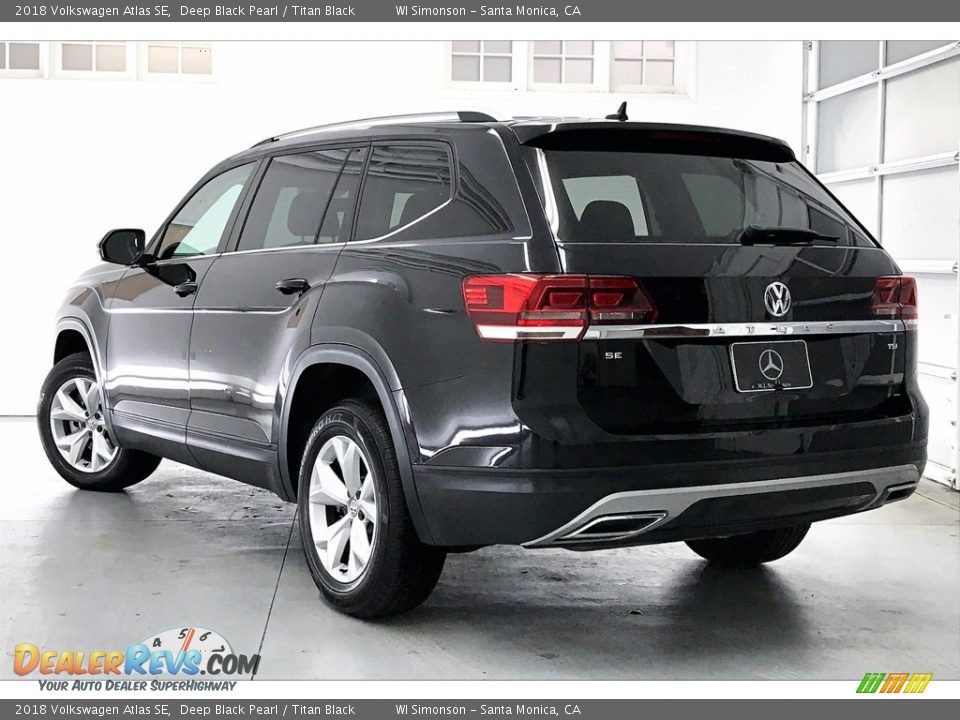 2018 Volkswagen Atlas SE Deep Black Pearl / Titan Black Photo #10