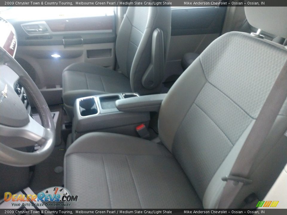 2009 Chrysler Town & Country Touring Melbourne Green Pearl / Medium Slate Gray/Light Shale Photo #16