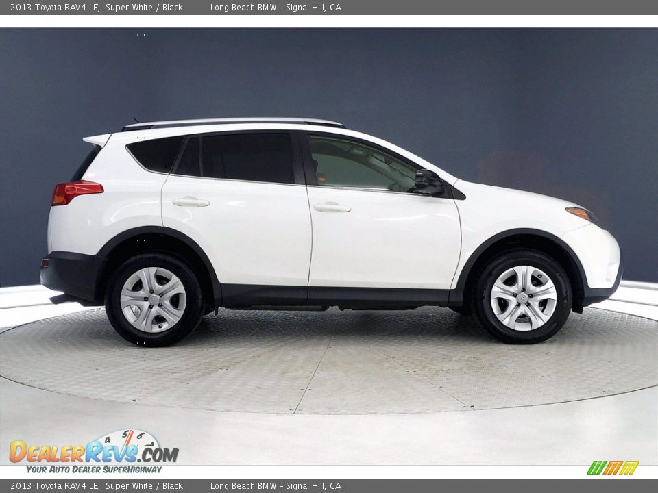 2013 Toyota RAV4 LE Super White / Black Photo #14