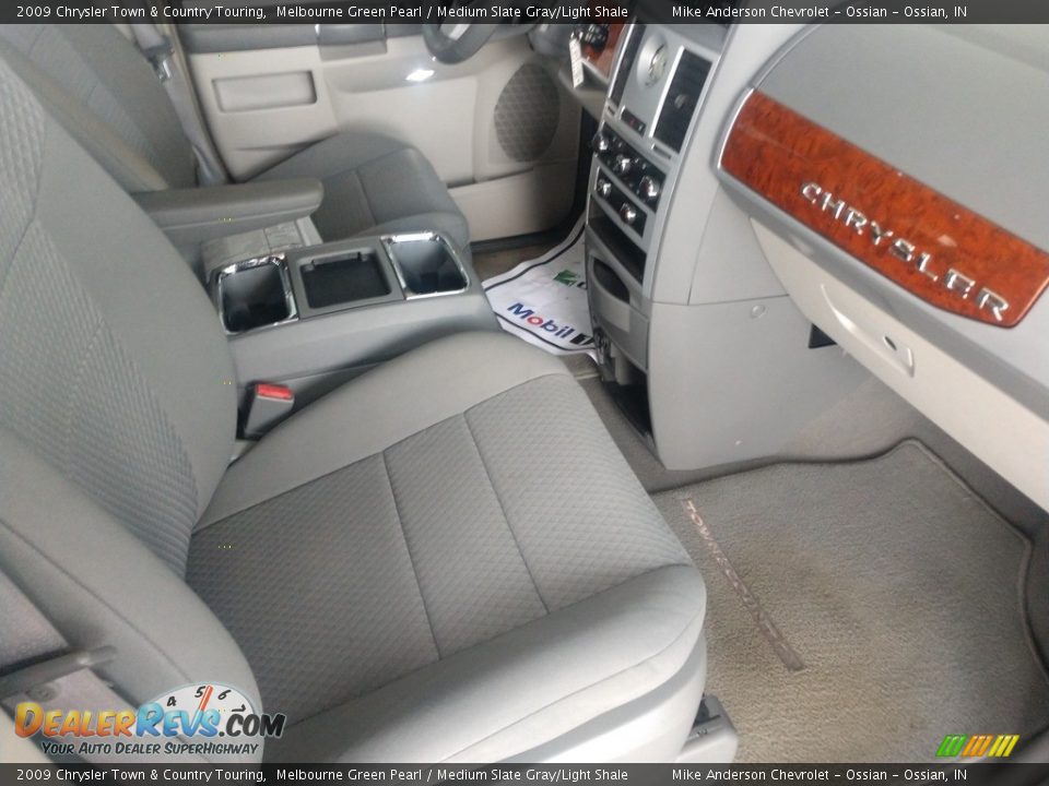 2009 Chrysler Town & Country Touring Melbourne Green Pearl / Medium Slate Gray/Light Shale Photo #19