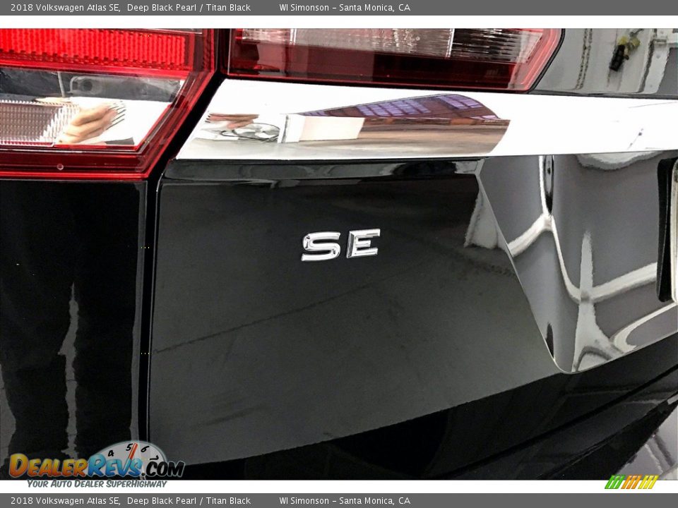2018 Volkswagen Atlas SE Deep Black Pearl / Titan Black Photo #30