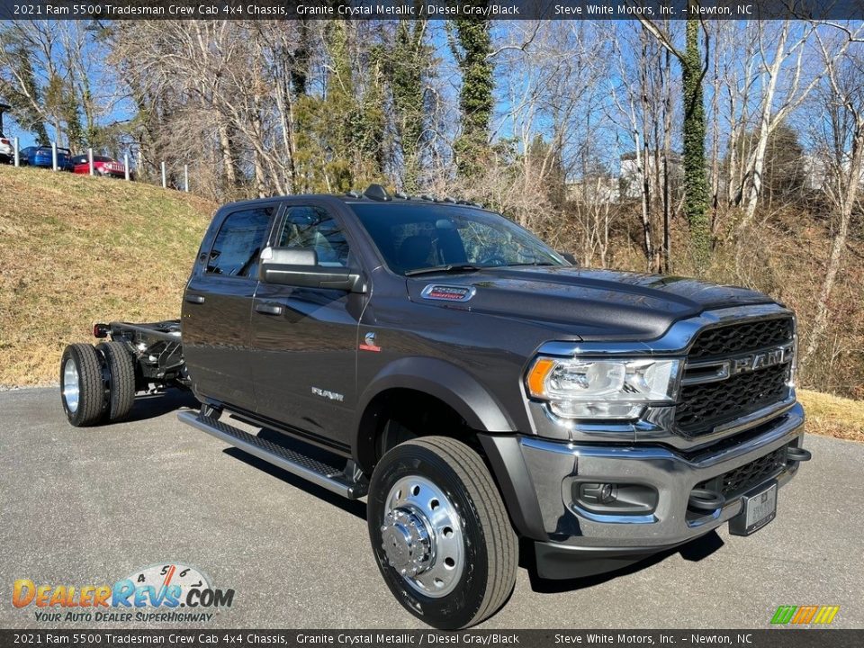 Front 3/4 View of 2021 Ram 5500 Tradesman Crew Cab 4x4 Chassis Photo #4