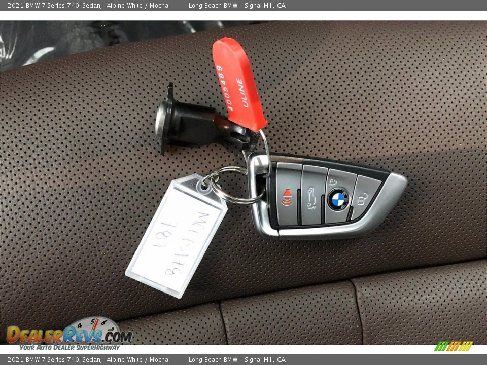 Keys of 2021 BMW 7 Series 740i Sedan Photo #11