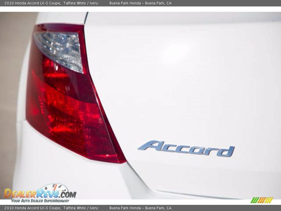 2010 Honda Accord LX-S Coupe Taffeta White / Ivory Photo #12