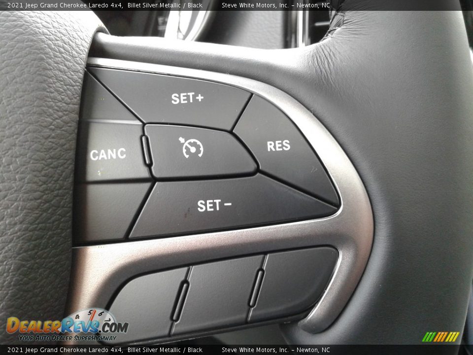 2021 Jeep Grand Cherokee Laredo 4x4 Steering Wheel Photo #20