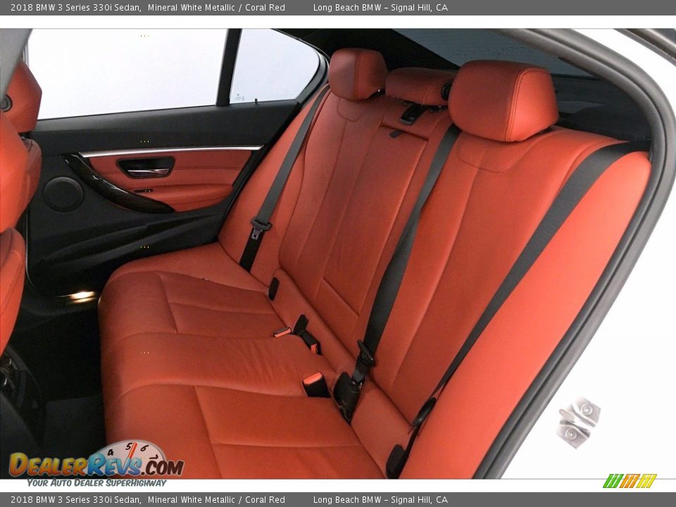 2018 BMW 3 Series 330i Sedan Mineral White Metallic / Coral Red Photo #30