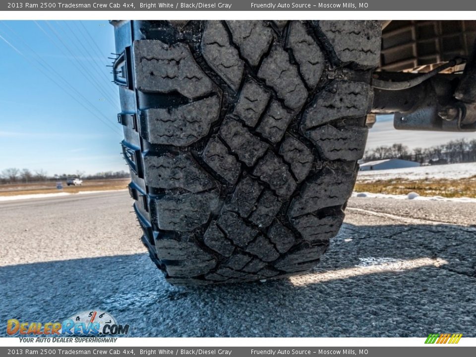 2013 Ram 2500 Tradesman Crew Cab 4x4 Bright White / Black/Diesel Gray Photo #12