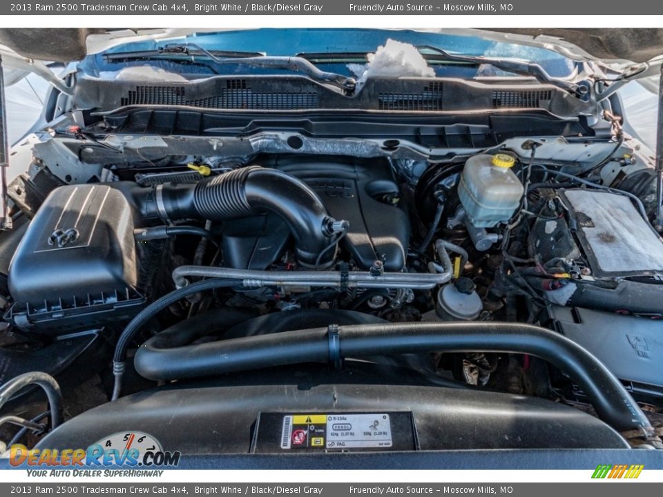 2013 Ram 2500 Tradesman Crew Cab 4x4 Bright White / Black/Diesel Gray Photo #17